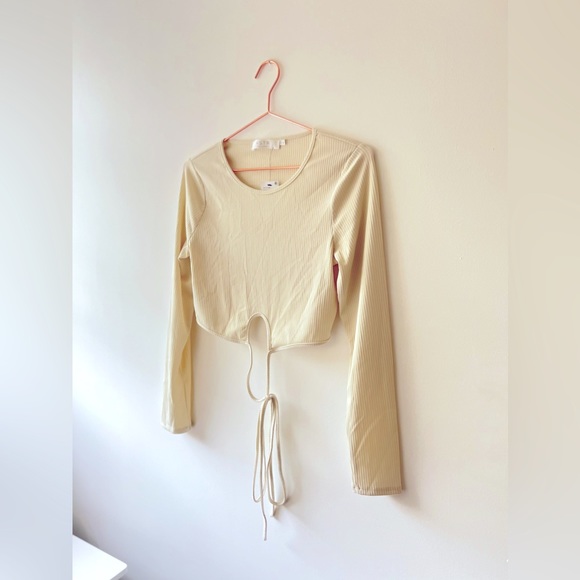 ASTR THE LABEL ELAINA RIBBED KNIT KEYHOLE TIE FRONT CROPPED TOP IN BONE NWT - Picture 6 of 7